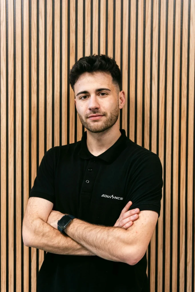Fisioterapeuta de Advance Fisio especializado en recuperación y readaptación deportiva en Girona